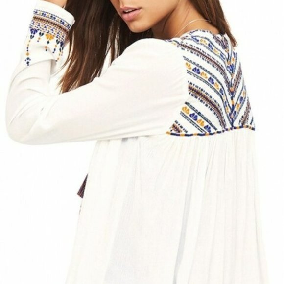 TIGERLILY Seba White Shell Embroidered Light Jacket - Picture 6 of 11